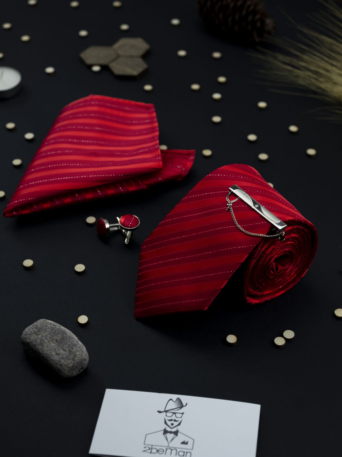 Комплект: галстук, запонки, платок, зажим красный в полоску купить