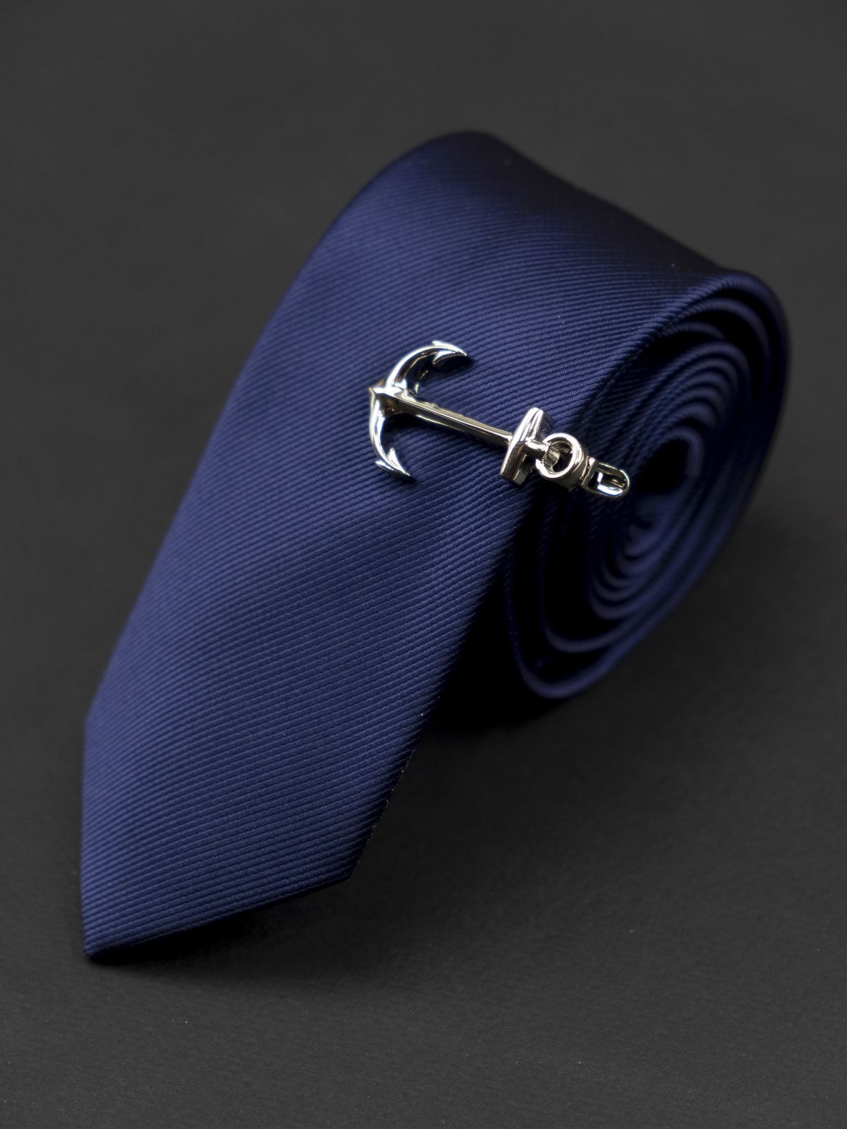 Зажим для галстука серебряный якорь купить. Состав: Ювелирная сталь 316L, Цвет: Стальной, Габариты: 2 см. х 4 см., Вес: 8 гр.; 