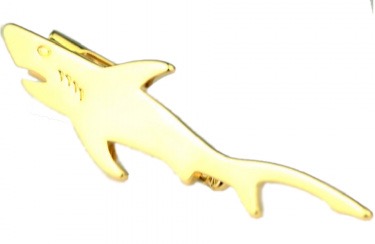 Зажим для галстука Акула Золотистый купить. Состав: Ювелирная сталь 316L, Цвет: Золотой, Габариты: 65 мм х 20 мм , Вес: ; 