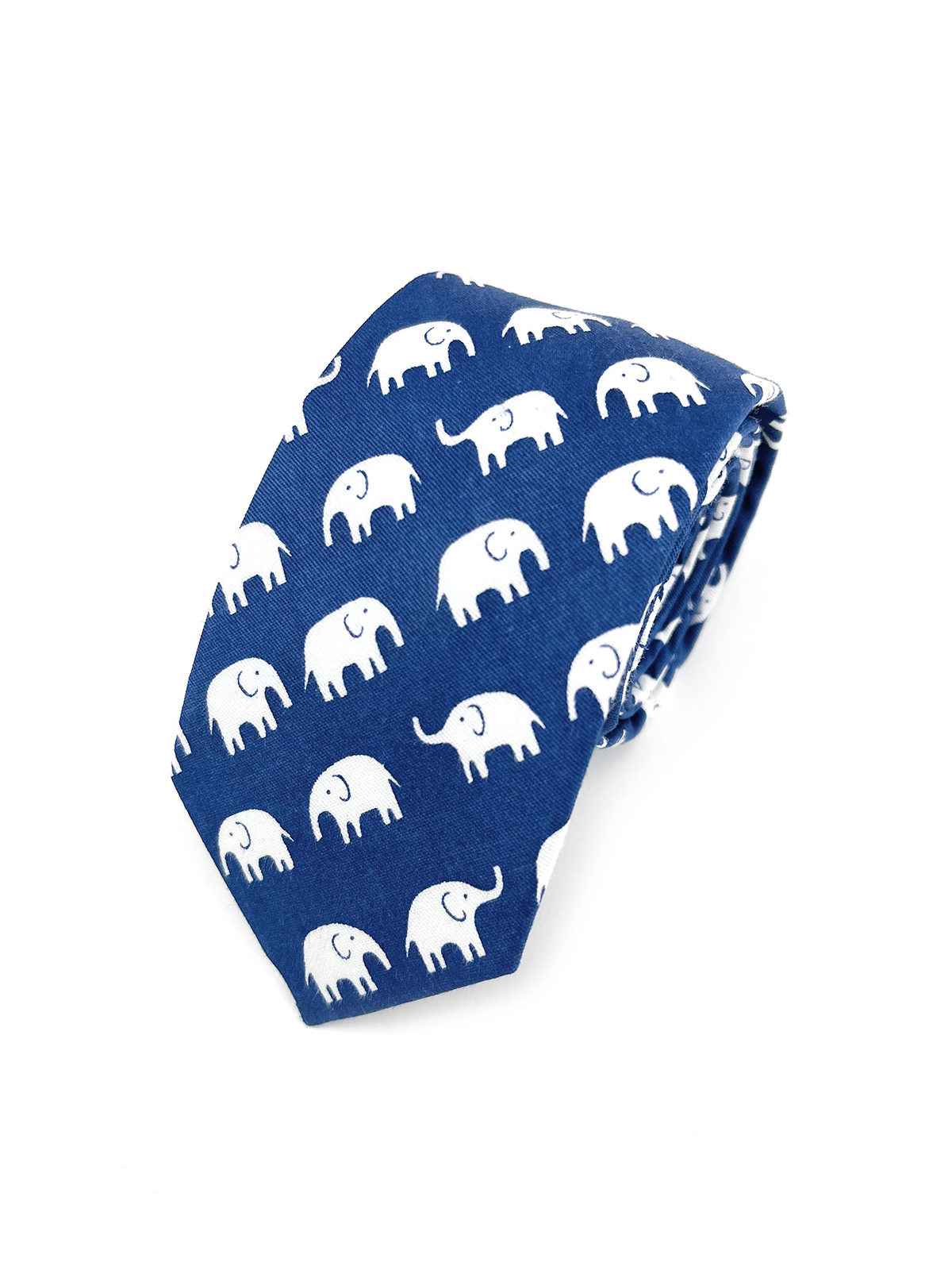Галстук синий со слонами описание: Фасон - , Материал - Хлопок, Цвет - Синий, белый, Размер - 6 см х 145 см, Страна производства - Турция.