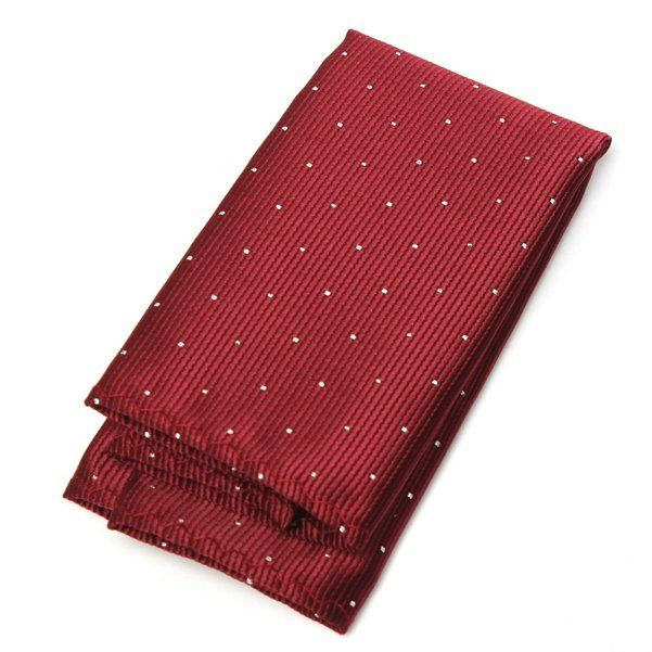 Нагрудный платок в точку бордовый описание: Материал - Микрофибра, Размеры - 24 см х 24 см, Страна производства - Турция;