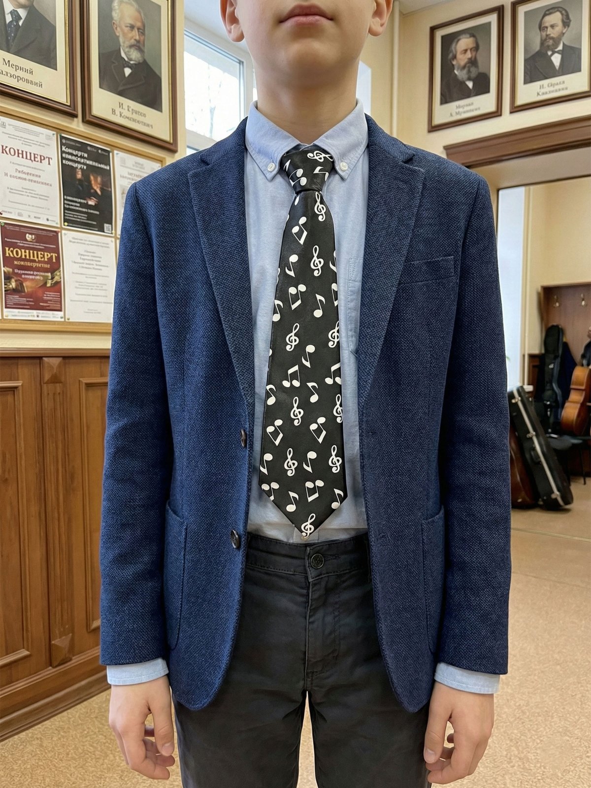 Описание Галстук детский на резинке атласный черный с белыми нотами: Размер - Длина: 30 см, Ширина: 6 см, Цвет - Черный, белый, Страна производитель - Россия;