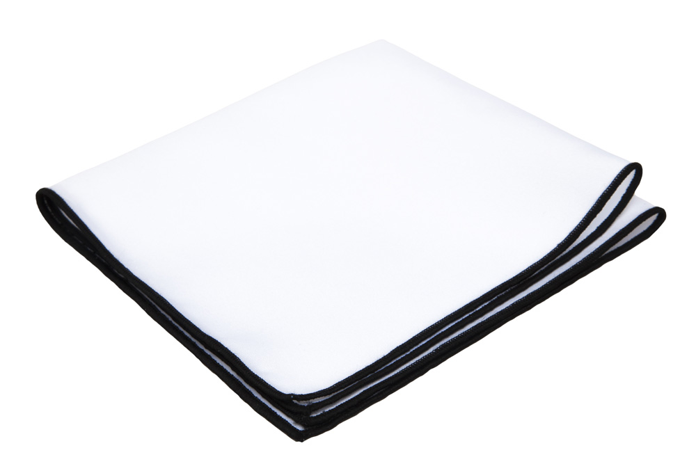 Платок хлопковый белый с черной кромкой описание: Материал - Хлопок, Размеры - 23 см x 23 см, Страна производства - Турция;