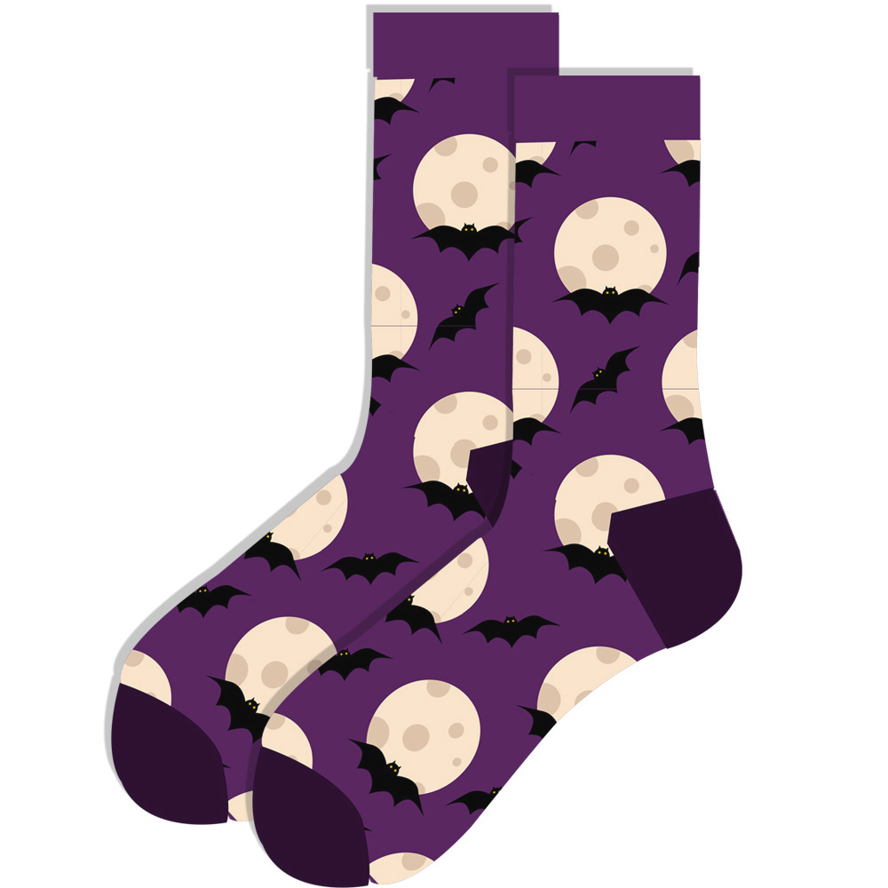 Носки фиолетовые на Хэллоуин с летучими мышами описание: Состав - 90% хлопок, 9% полиэстер, 1% спандекс, Размер - 38-45, Цвет - Фиолетовый, бежевый, черный, Страна производства - Китай;