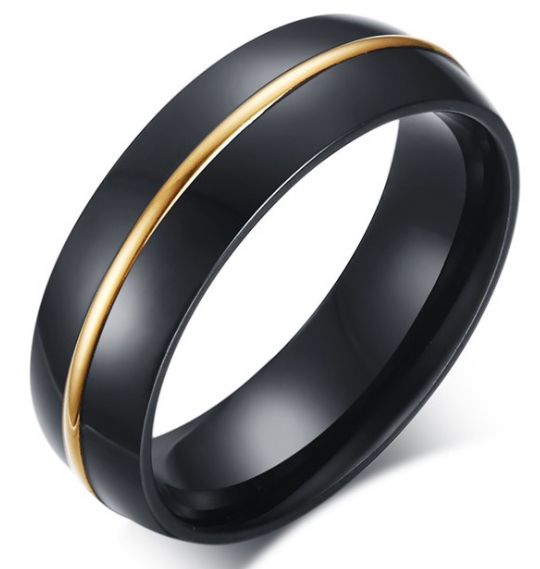 MK53 Черное стальное кольцо с золотой полоской только в 2beMan.ru