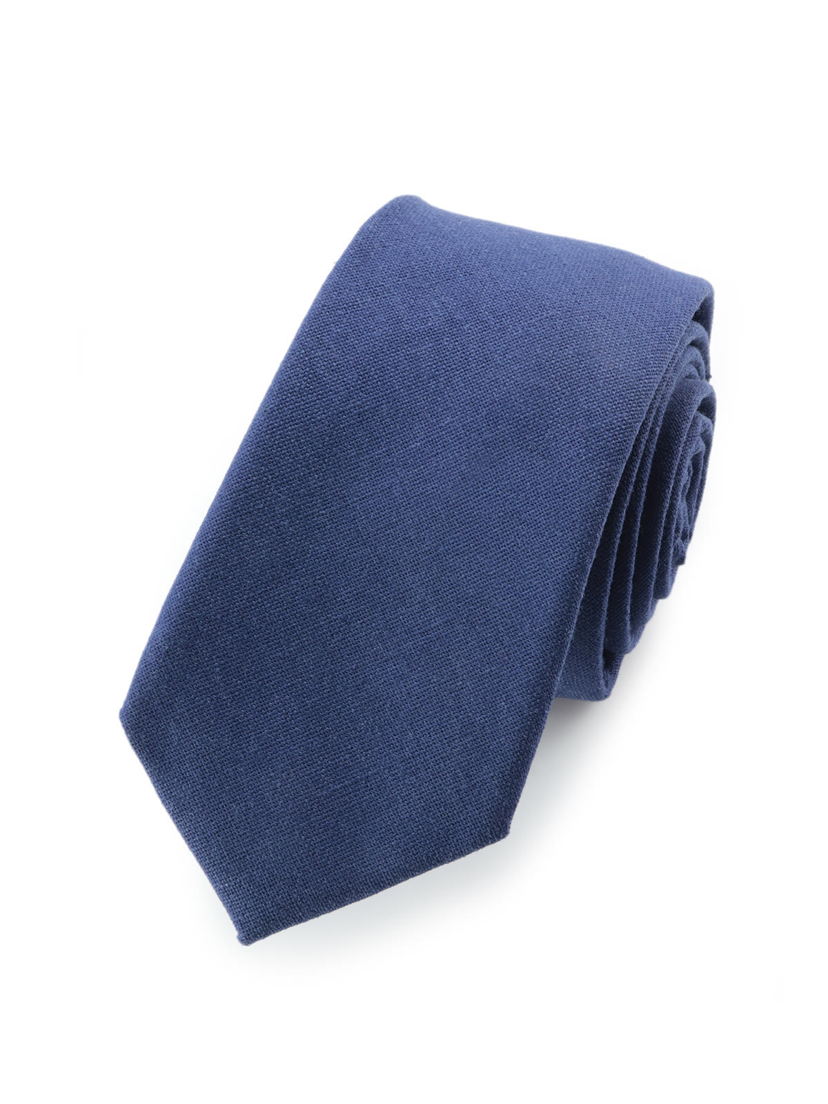 Галстук матовый однотонный темно-синий описание: Фасон - Узкий галстук, Материал - Хлопок, Цвет - Темно-синий, Размер - 6 см х 150 см, Страна производства - Россия.