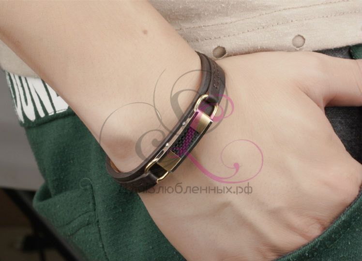 Посмотрите как стильно этот браслет смотрится на мужской сильной руке